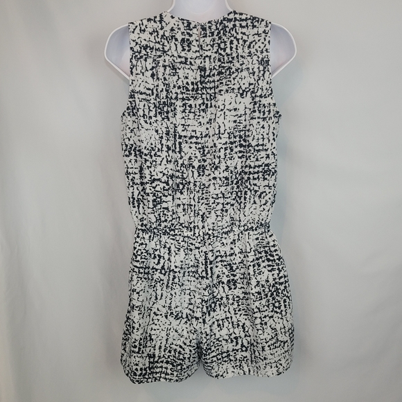 White House Black Market Romper - Picture 5 of 8
